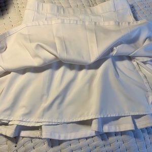 White gurls High waisted pleated tennis skirt